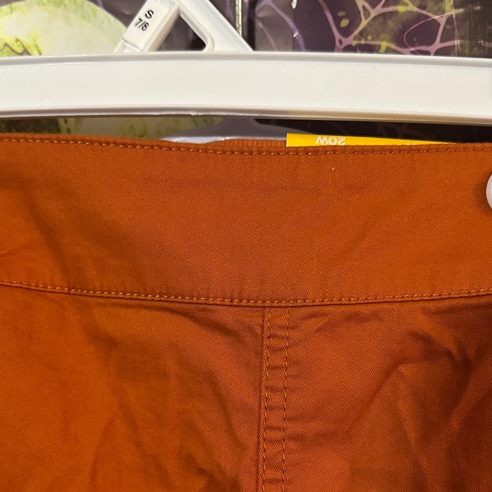 CJ Banks Orange Capris with Pockets - Picture 6 of 8